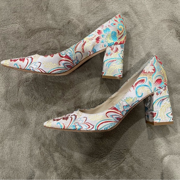 Marc Fisher Heels - Picture 2 of 6